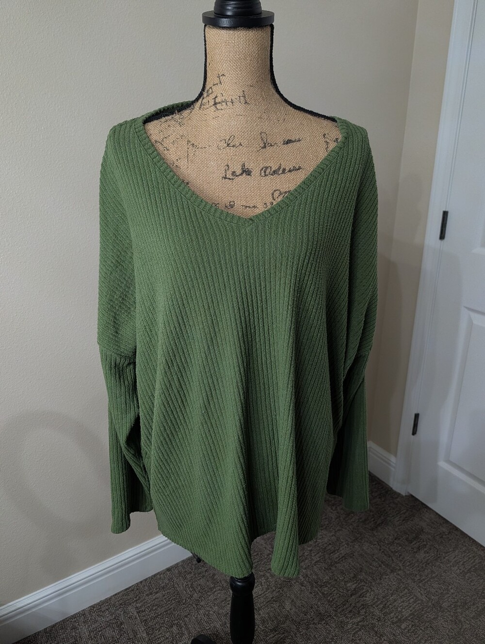 Time and Tru Olive Green V-Neck Ribbed Knit Sweater
